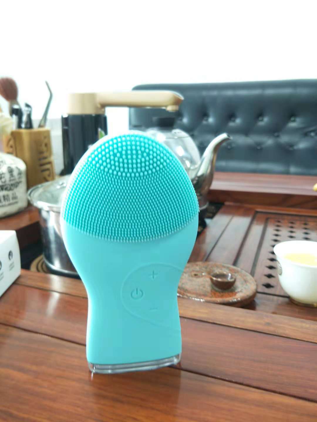 Waterproof Silicone Facial Cleanser – Deep Pore Cleansing & Gentle Exfoliation Brush