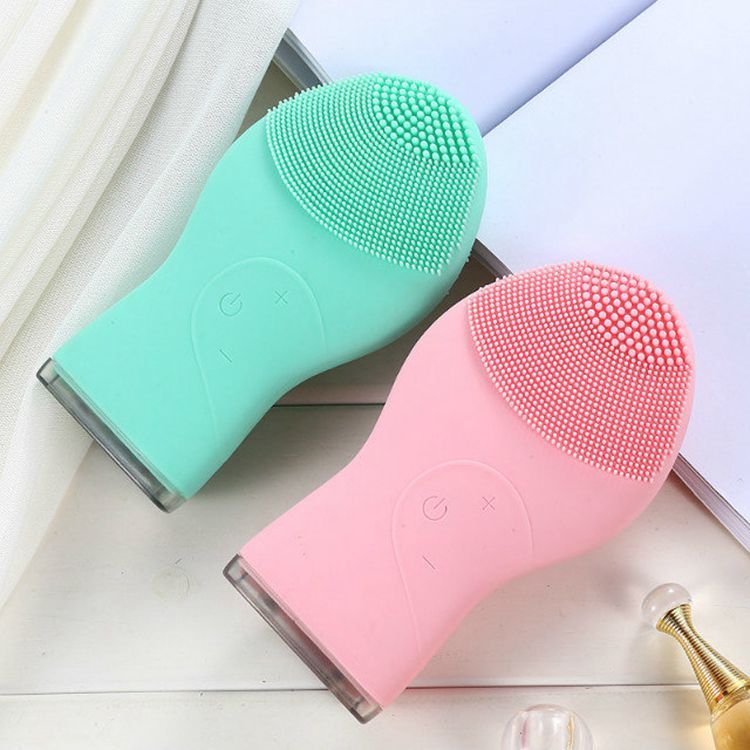 Gentle silicone exfoliating brush for sensitive skin